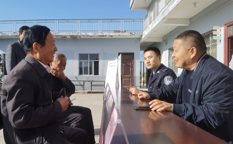 安徽警官职业学院：助力帮扶村创建全国民主法治示范村.jpg